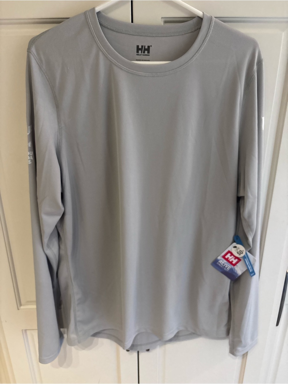 Helly Hansen Men’s Long Sleeve Crew Shirt - Light Gray Canada games NWT